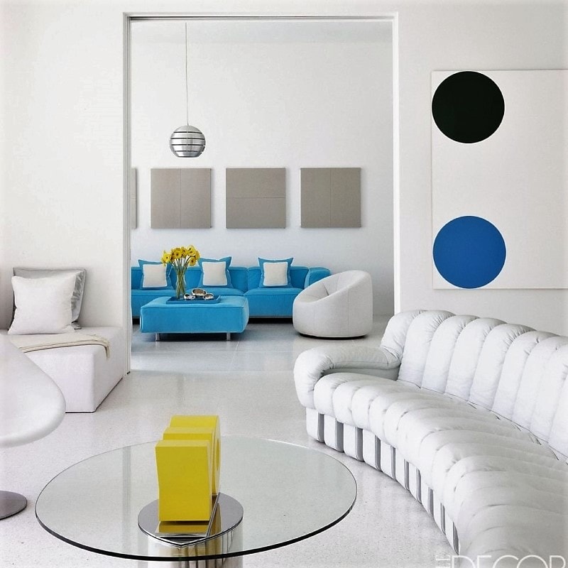 White living room ideas with bold accents